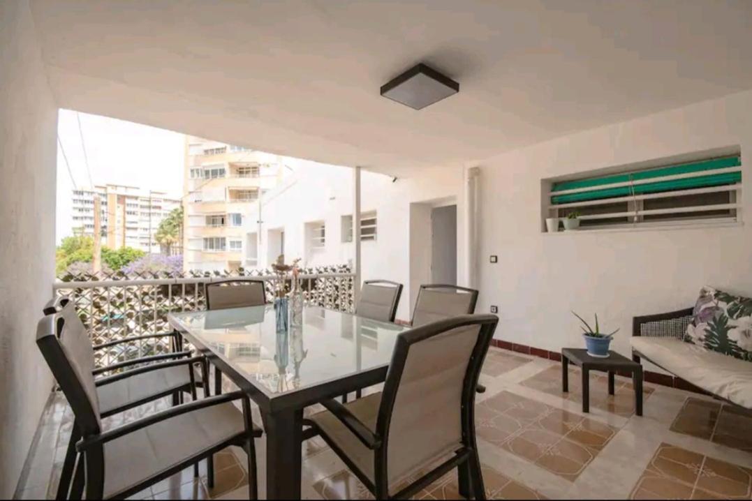Stylish & Fully Furnished 3 Bedrooms Flat -4 Min Walk To Beautiful Beach Alicante Exterior foto